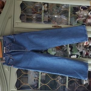 Levi's ribcage, straight leg jeans. Waist 28/ Length 27